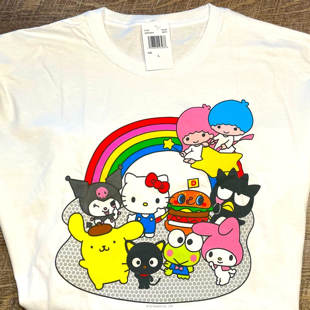 ❤️Hello Kitty & friends White Cotton Tee  NWT🍓
